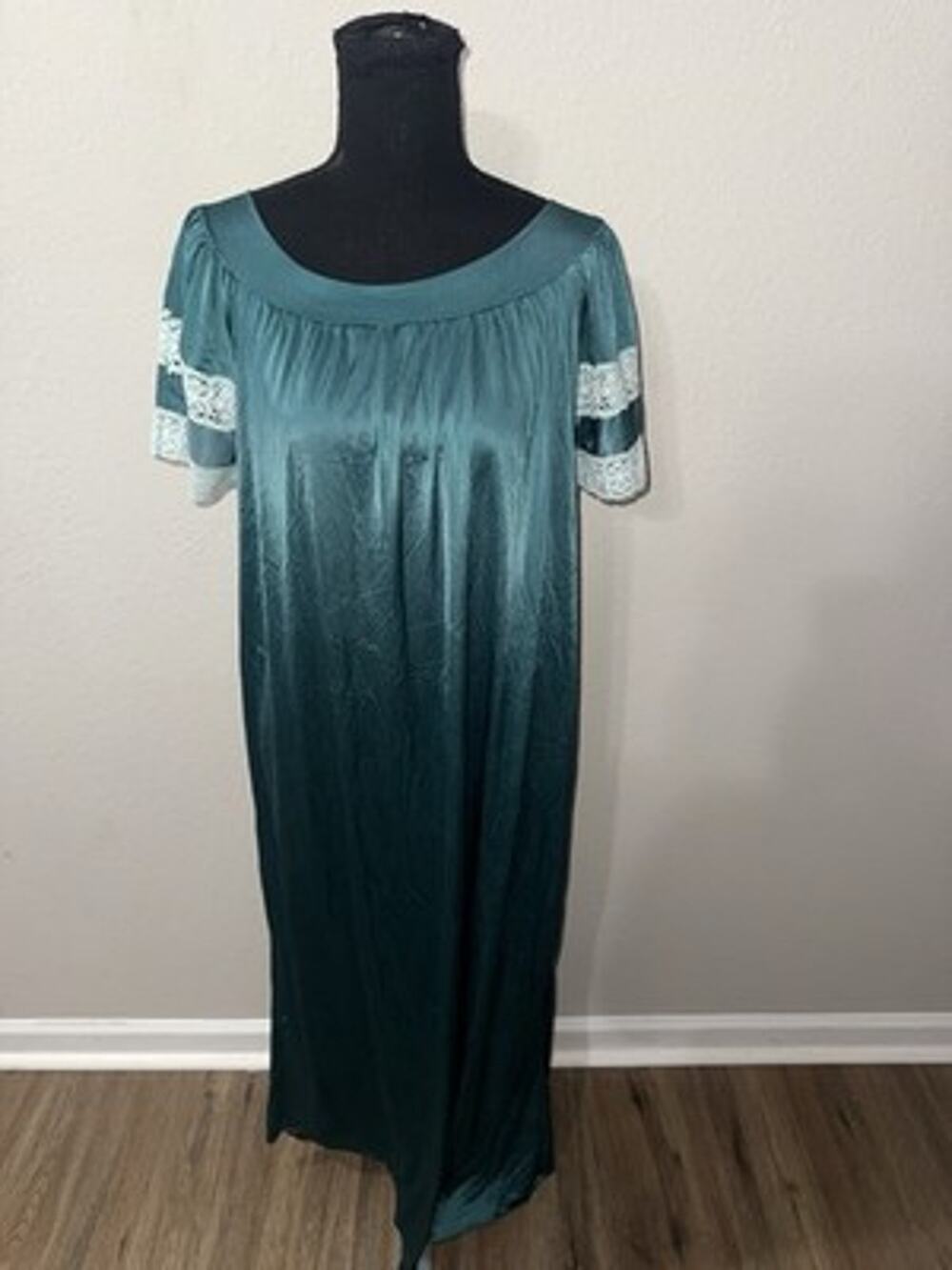 Vintage Katz Nightgown Green Satin Short Sleeve Lace Trim Gown Womens Medium